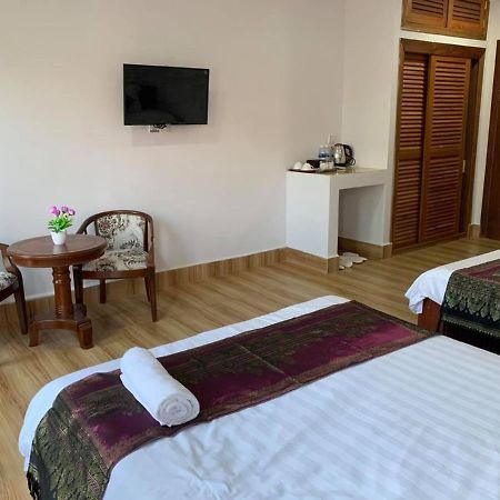 Reaksmey Meanrith Guesthouse And Residence Сіануквіль Екстер'єр фото