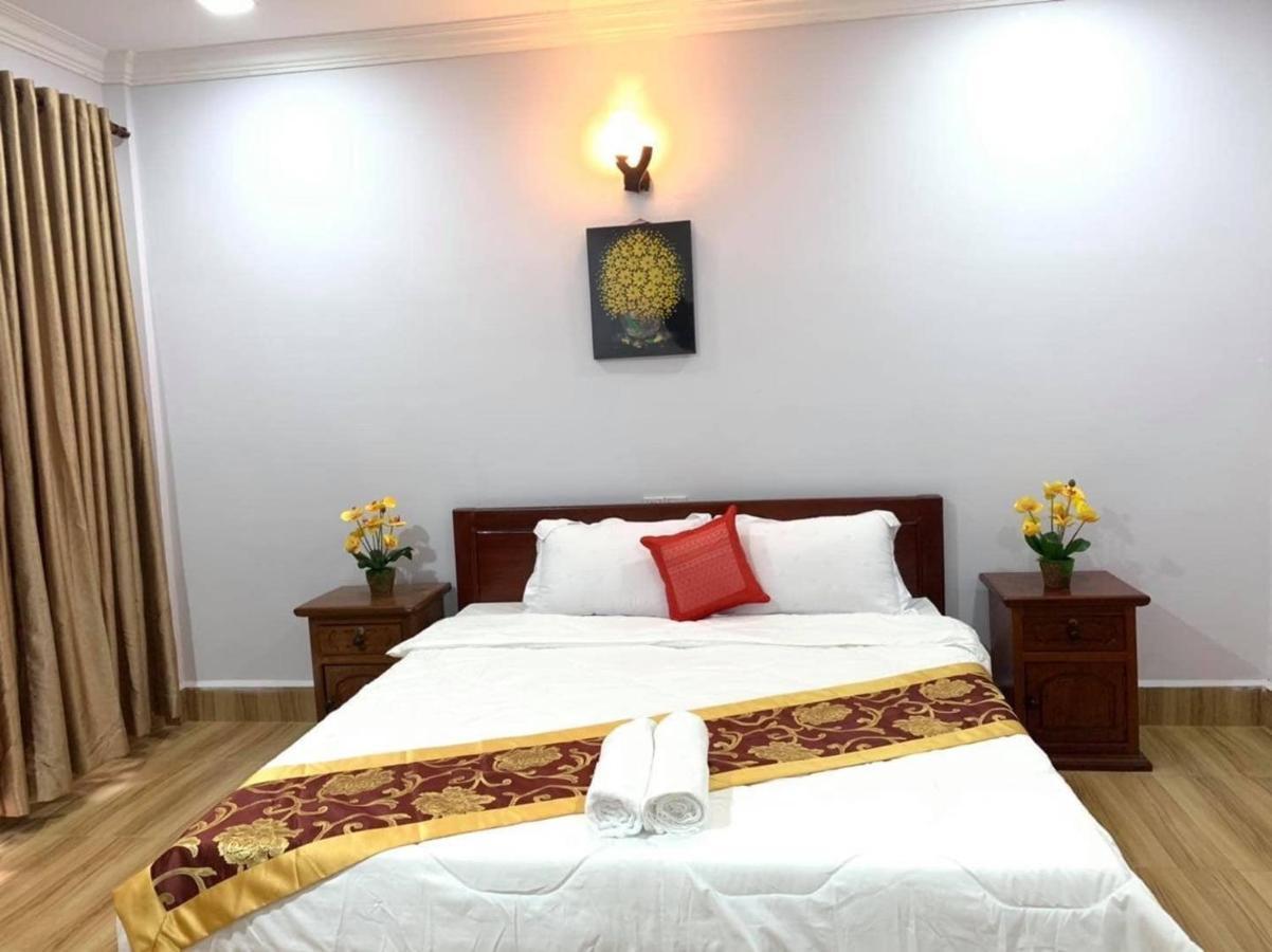 Reaksmey Meanrith Guesthouse And Residence Сіануквіль Екстер'єр фото
