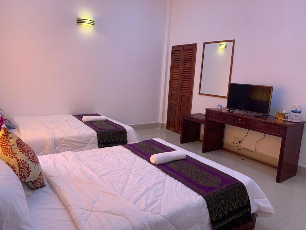 Reaksmey Meanrith Guesthouse And Residence Сіануквіль Екстер'єр фото